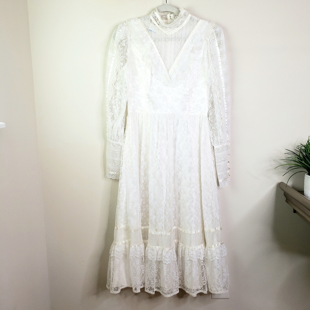 SOLD VINTAGE  Gunne Sax White Lace Prairie Dress - Picture 3 of 8
